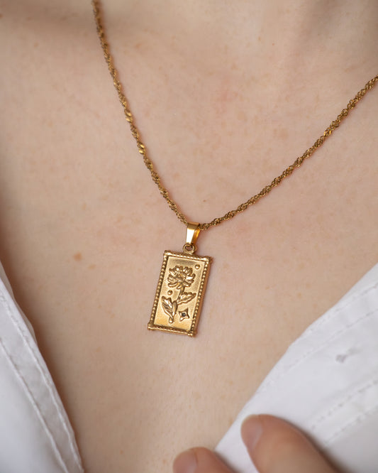 ÉCLOSION | Collier chaîne fine avec pendentif fleur détaillé